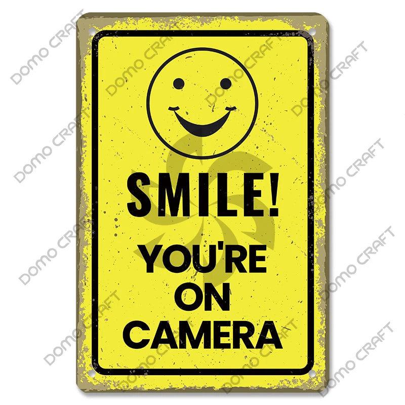 Panneau Avertissement CCTV Vintage en Métal 20x30 cm – Plaque Sécurité Vidéosurveillance 24h pour Mur, Boutique et Maison