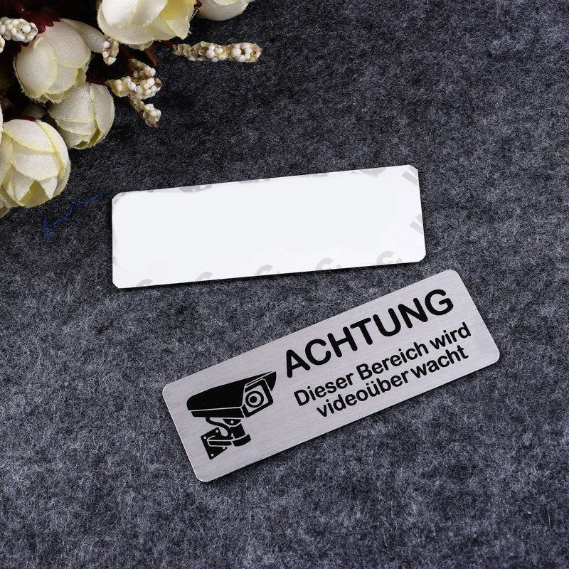 Lot de 1 à 4 Panneaux Aluminium “Zone Sous Vidéosurveillance” – Plaques Autocollantes de Sécurité 85x30 mm