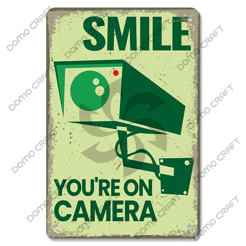 Panneau Avertissement CCTV Vintage en Métal 20x30 cm – Plaque Sécurité Vidéosurveillance 24h pour Mur, Boutique et Maison
